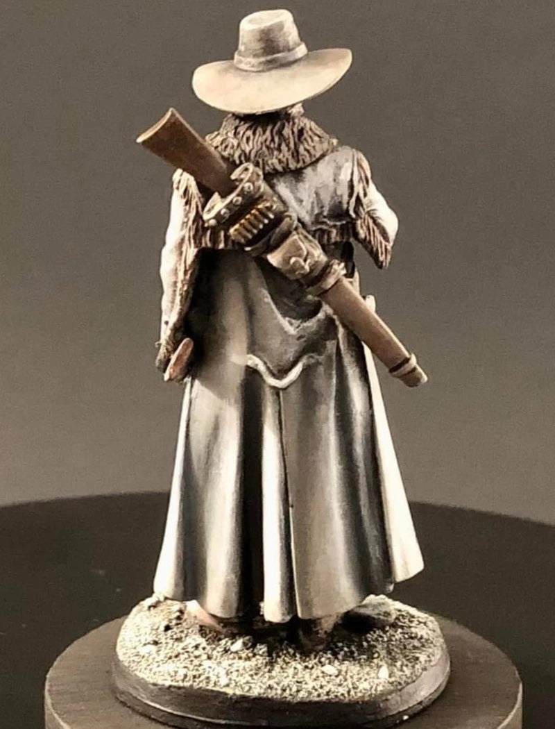 Wild West Bounty Hunter with Duster Coat 1/32 Resin Figure Kit - 1/32 resin model view 4