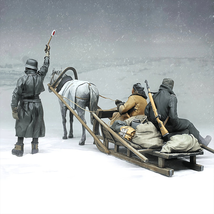 Russian Winter 1941 Sleigh Scene 1/35 Resin Figure Diorama Kit - 1/35 resin model view 3