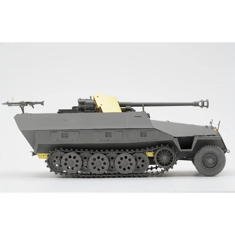WWII German Sd.Kfz.251/22 PaK 40 Pakwagen 1/35 Resin Model Kit - 1/35 resin model view 3