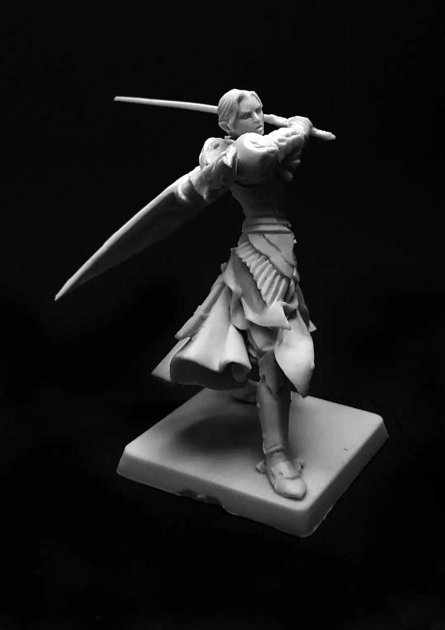 Female Swordmaster Warrior 33mm Resin Figure Kit - 33mm resin model view 3