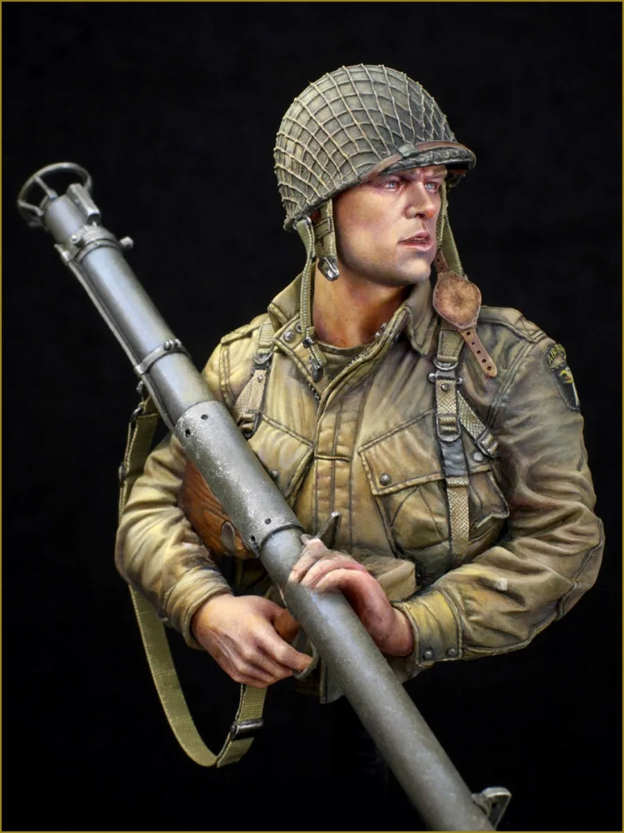 US Airborne Soldier with Bazooka 1/10 Resin Figure Kit - 1/10 resin model view 2