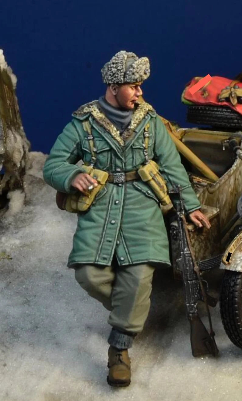 Soviet Winter Soldier with Mosin-Nagant Rifle 1/35 Resin Figure Kit - 1/35 resin model view 4