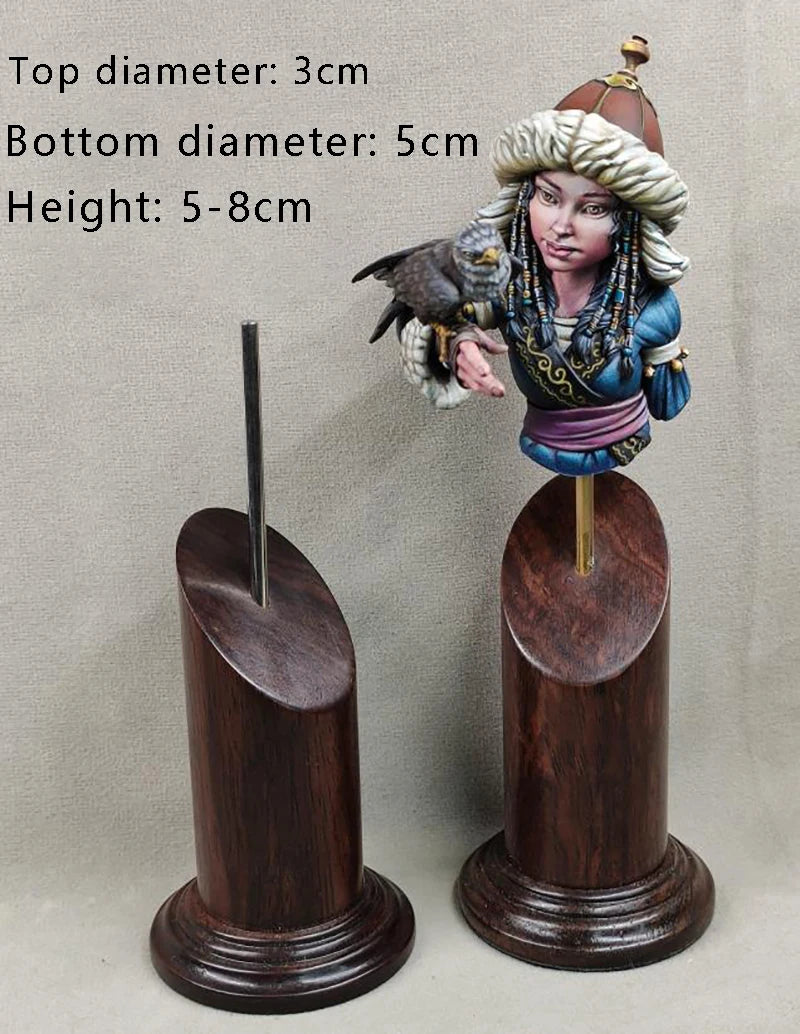 Winged Paladin Knight with Shield 1/35 Resin Figure Base - 1/35 resin model view 2