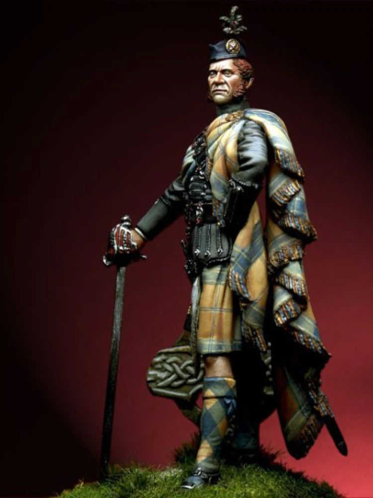 Scottish Highlander Officer with Broadsword 1/24 Resin Figure - 1/24 resin model view 2