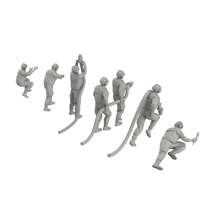 WWII Airfield Ground Crew with Tow Cable 1/48 Resin Figure Set - 1/48 resin model view 2
