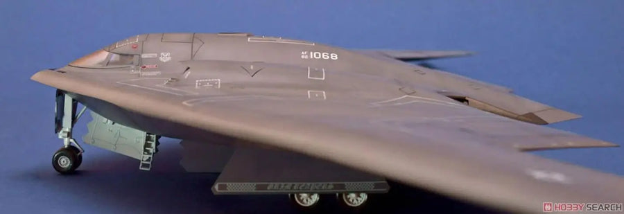 USAF B-2A Spirit Stealth Bomber with AGM-158 1/72 Resin Model Kit - 1/72 resin model view 2
