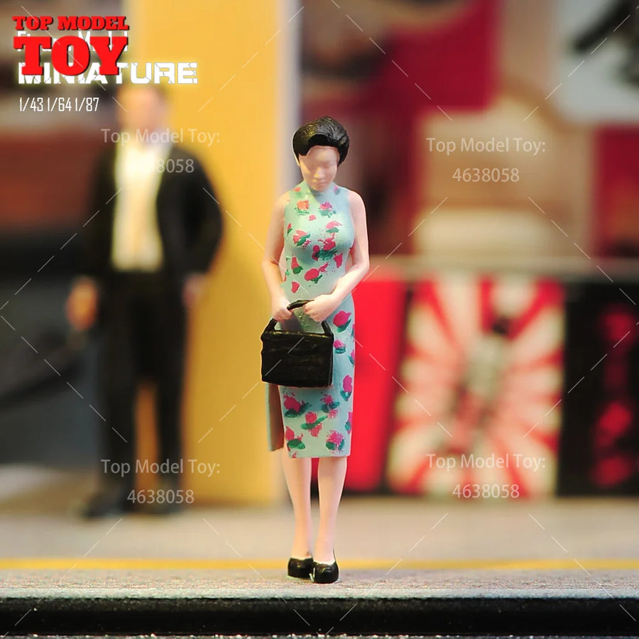 1960s Asian Couple in Formal Attire 1/64 Resin Figure Set - 1/64 resin model view 3