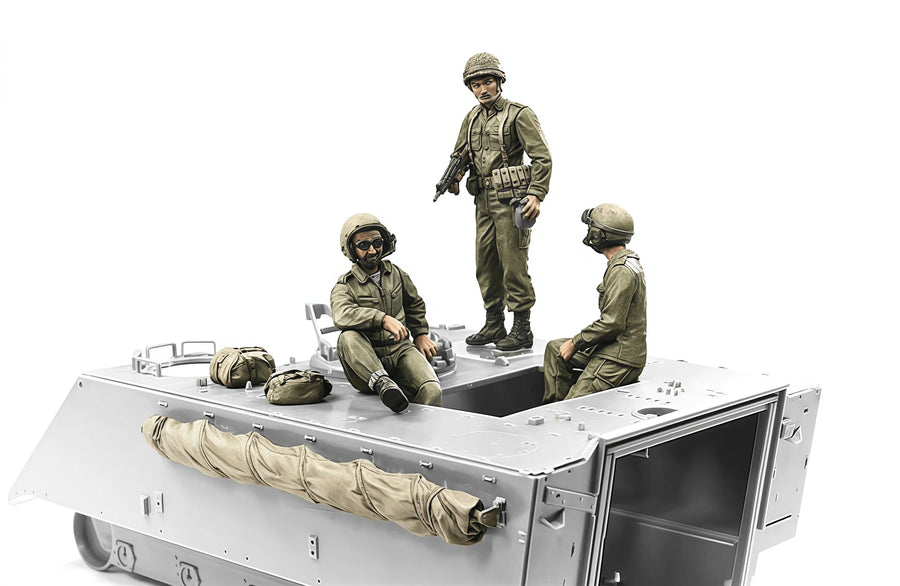 WWII US Army M113 Crew & Infantry 1/35 Resin Figure Kit - 1/35 resin model view 2