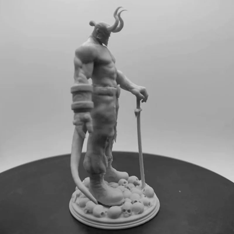 Demonic Horned Warrior with Sword 1/24 Resin Figure Kit - 1/24 resin model view 4