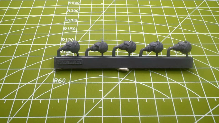 5Pcs Military Soldier Helmeted Head Replacement 1/35 Resin Figure Kit - 1/35 resin model view 3