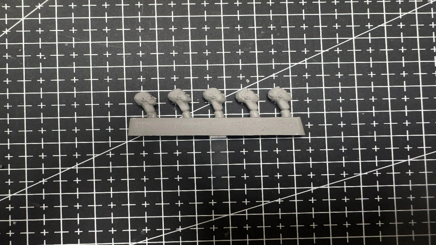 1/35 Scale Resin Male Head Busts Set with Replacement Parts - 1/35 resin model view 3