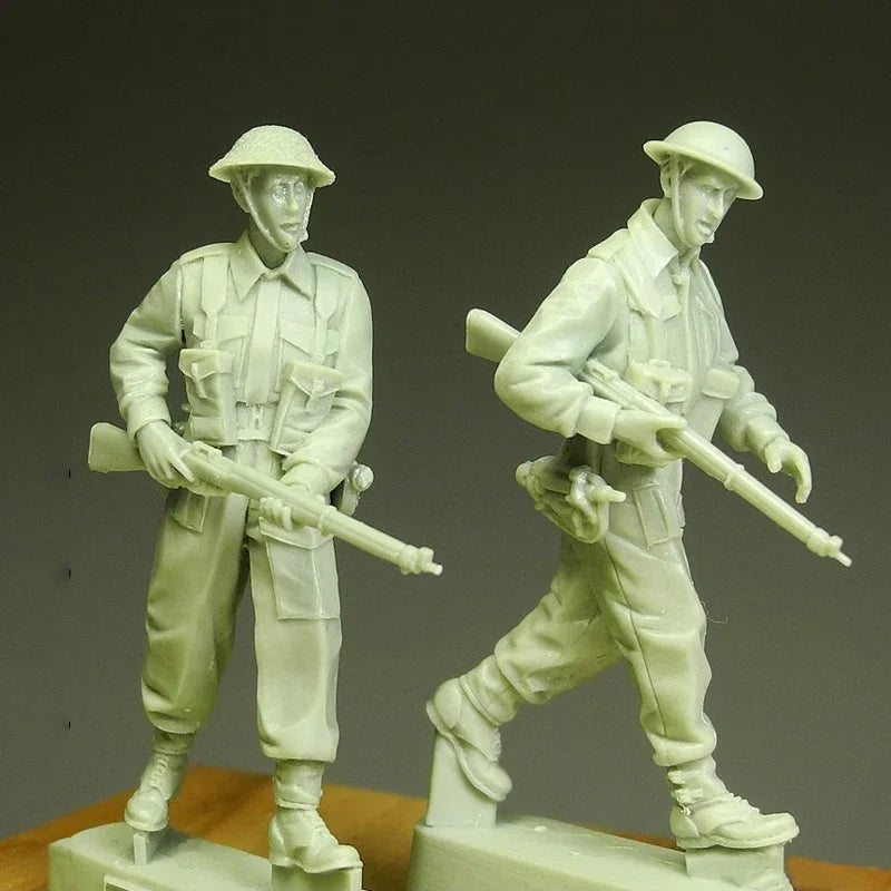 WWII British Soldier 2-Figure Set 1/35 Scale Resin Kit - 1/35 resin model view 2