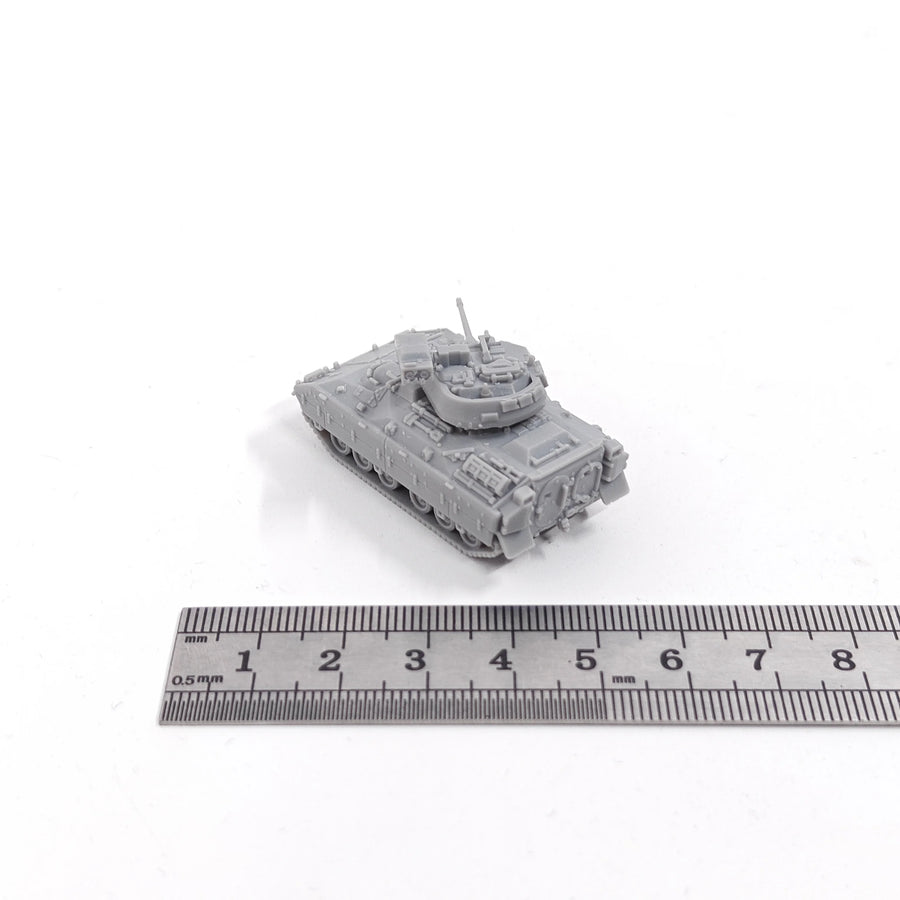 M3A1 Bradley Cavalry Fighting Vehicle 1/144 Resin Model Kit - 1/144 resin model view 2