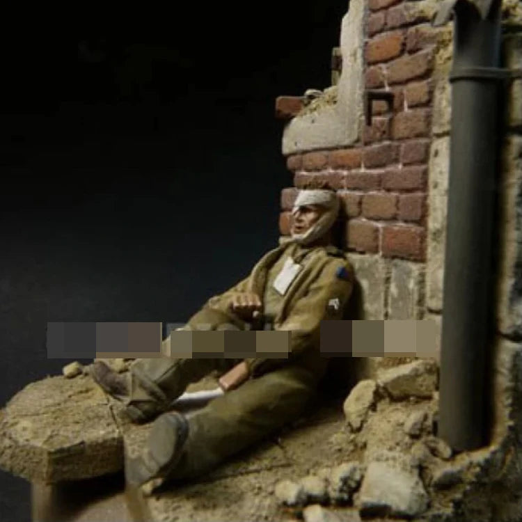 WWII Wounded Soldier Sitting 1/35 Resin Figure Diorama Set - 1/35 resin model view 2