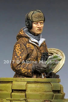 WWII German Panzer Commander Winter 1/35 Resin Figure Kit - 1/35 resin model view 4