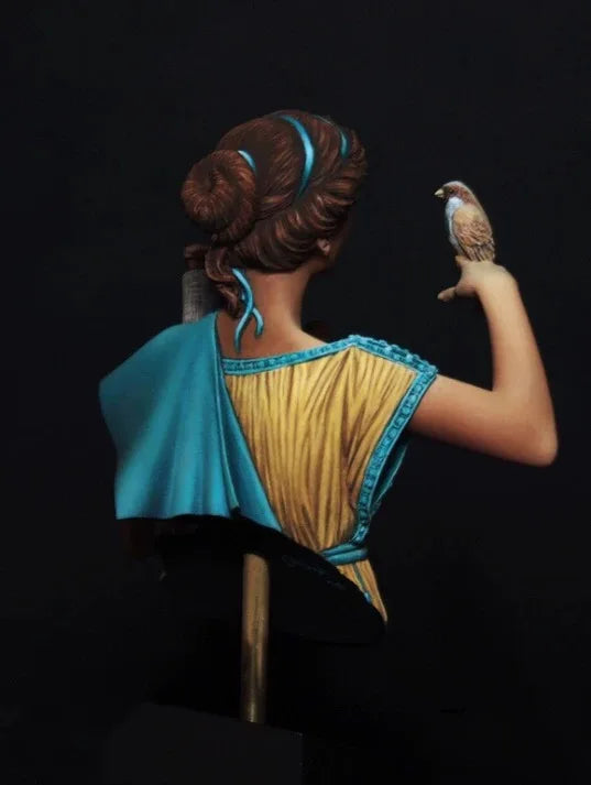 Egyptian Priestess with Falcon 1/10 Resin Bust - 1/10 resin model view 3