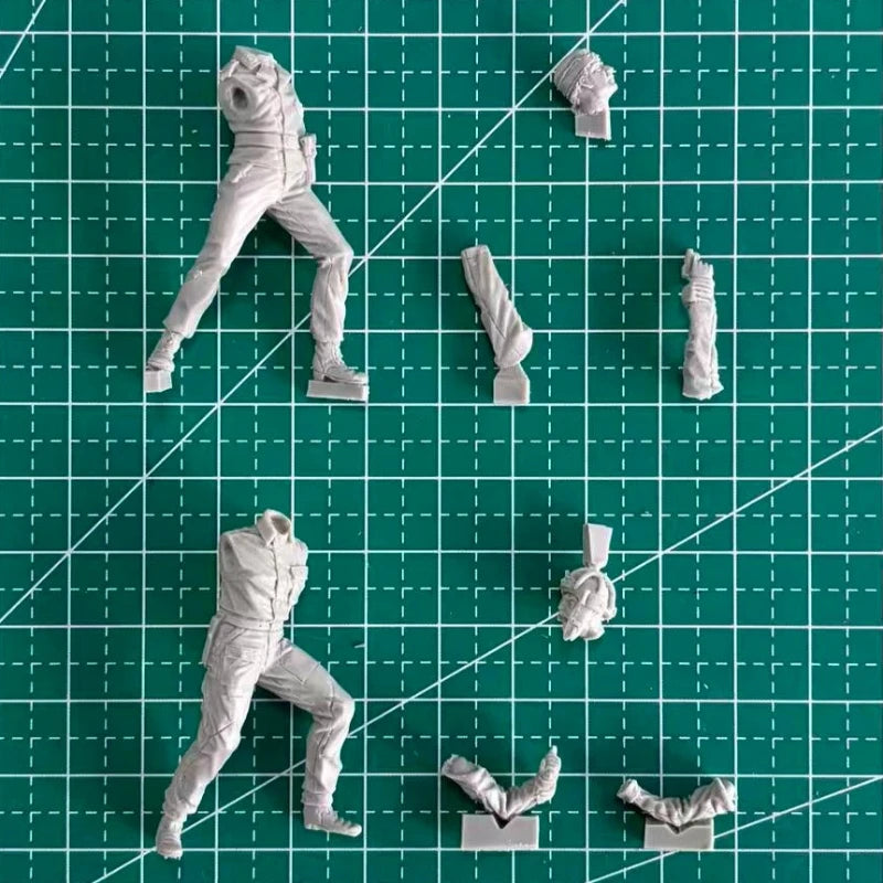 WWII Soviet & German Tank Crew Combat 1/35 Resin Figure Set - 1/35 resin model view 4