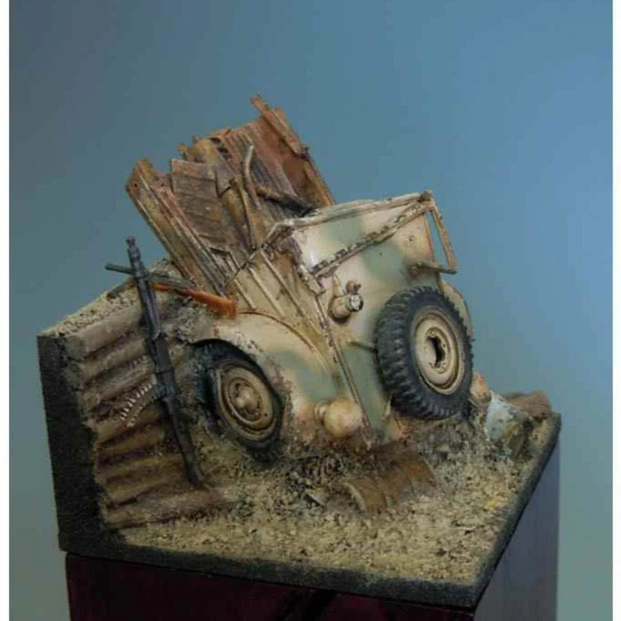 WWII Abandoned Tank Wreck Diorama 1/35 Scale Resin Model Kit - 1/35 resin model view 2