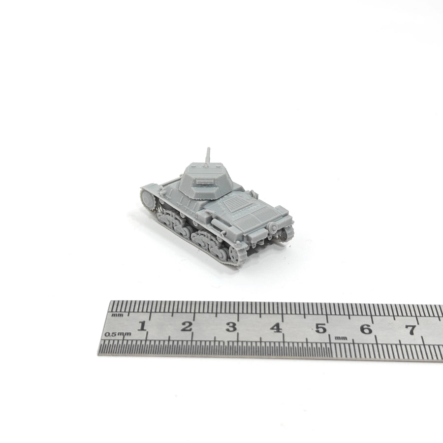 Italian P26/40 Heavy Tank 1/144 Resin Model Kit - 1/144 resin model view 3