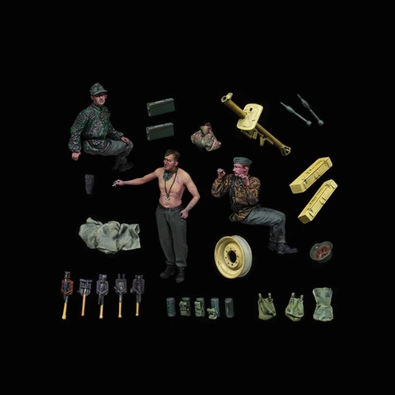 WWII German Heavy Tank Crew 8-Figure Set 1/35 Scale Resin Kit - 1/35 resin model view 3