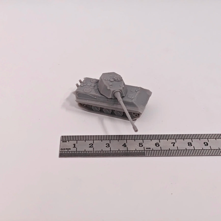 E-75 Standardpanzer Heavy Tank 1/144 Resin Model Kit - 1/144 resin model view 2