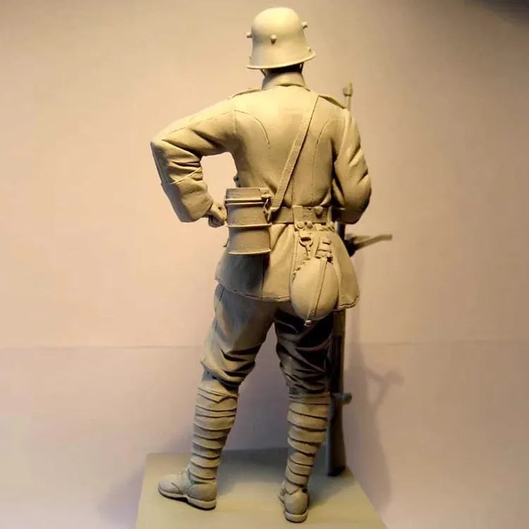 WWI British Soldier with Rifle 1/16 Resin Figure Kit - 1/16 resin model view 5