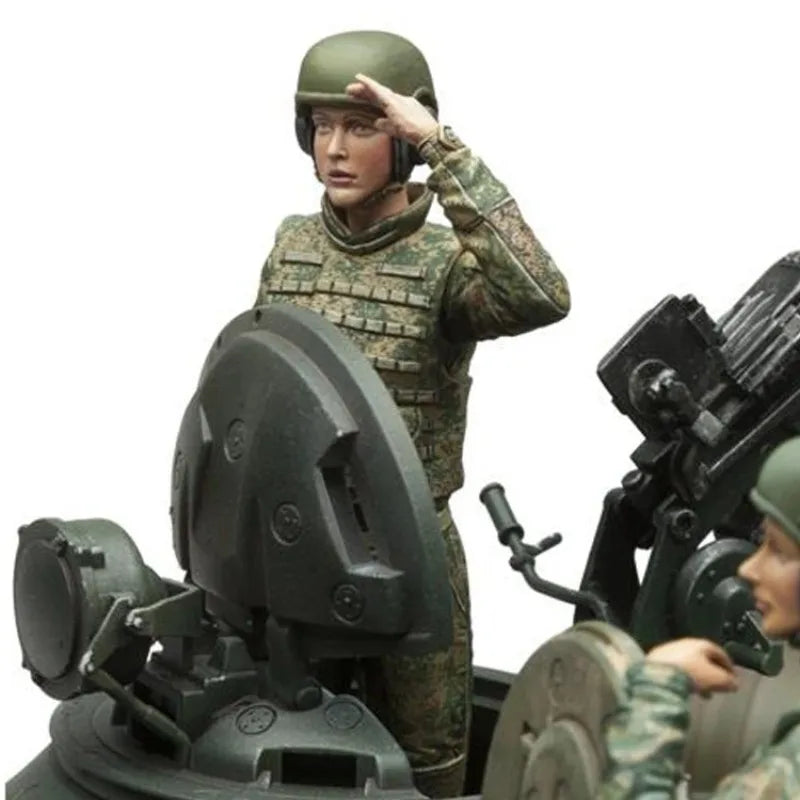 WWII Soviet Female Tank Crew 1/16 Resin Figure Set Kit - 1/16 resin model view 2