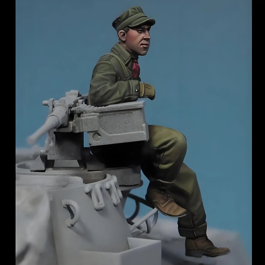 WWII Tank Crew/Mortar Loader with Ammunition 1/35 Resin Figure Kit - resin model view 2