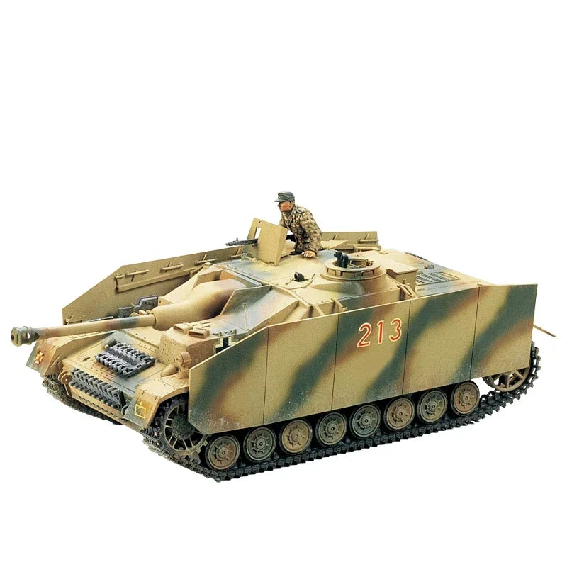WWII German Sturmgeschütz IV Tank 1/35 Resin Model Kit - 1/35 resin model view 2