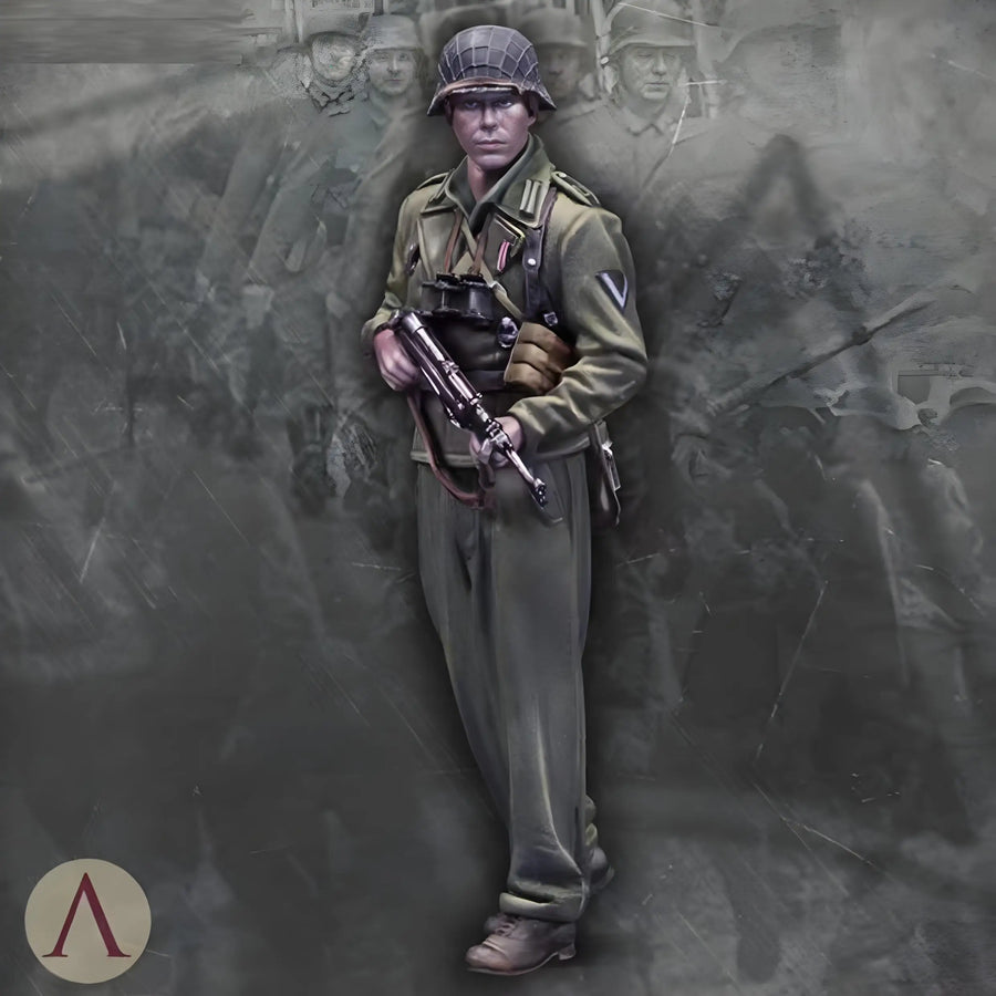 WWII German Grenadier Gefreiter 1/35 Resin Figure Diorama Set - 1/35 resin model view 3
