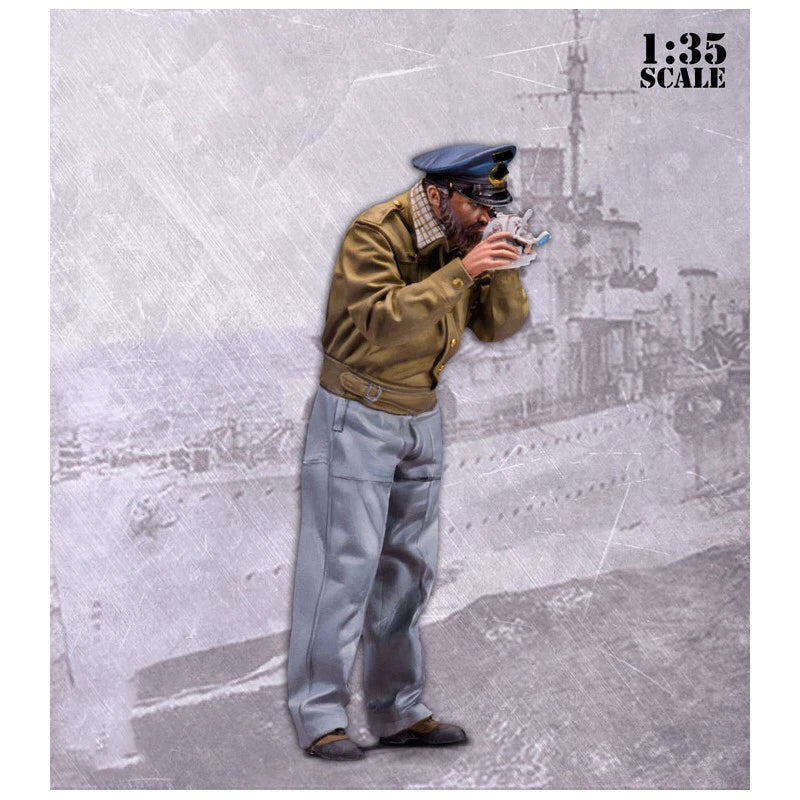 WWI German Navy Officer with Binoculars 1:35 Resin Figure Kit - 1/35 resin model view 3
