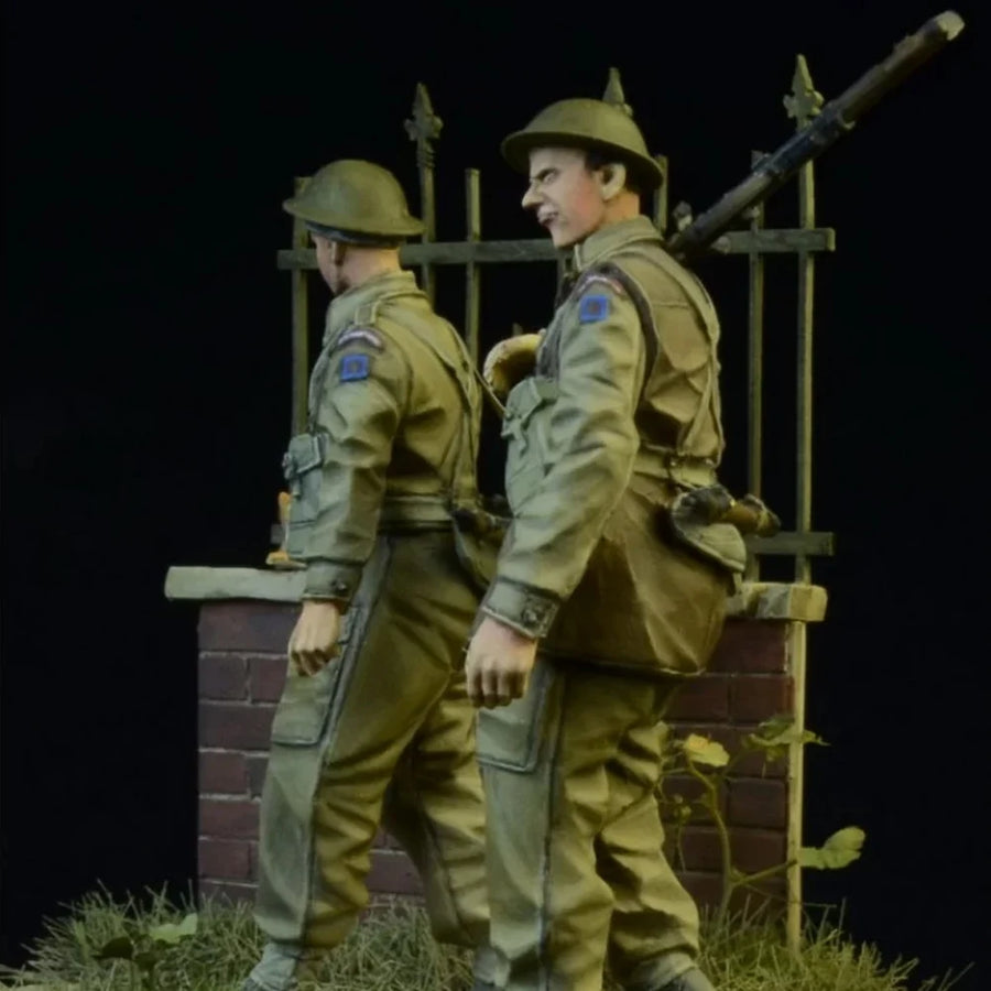 WWII British Infantry Soldiers 1/35 Resin Figure Kit - 1/35 resin model view 3