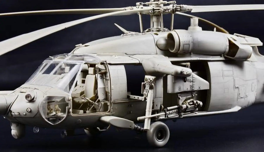 MH-60L Black Hawk Helicopter 1/35 Resin Model Kit - 1/35 resin model view 3
