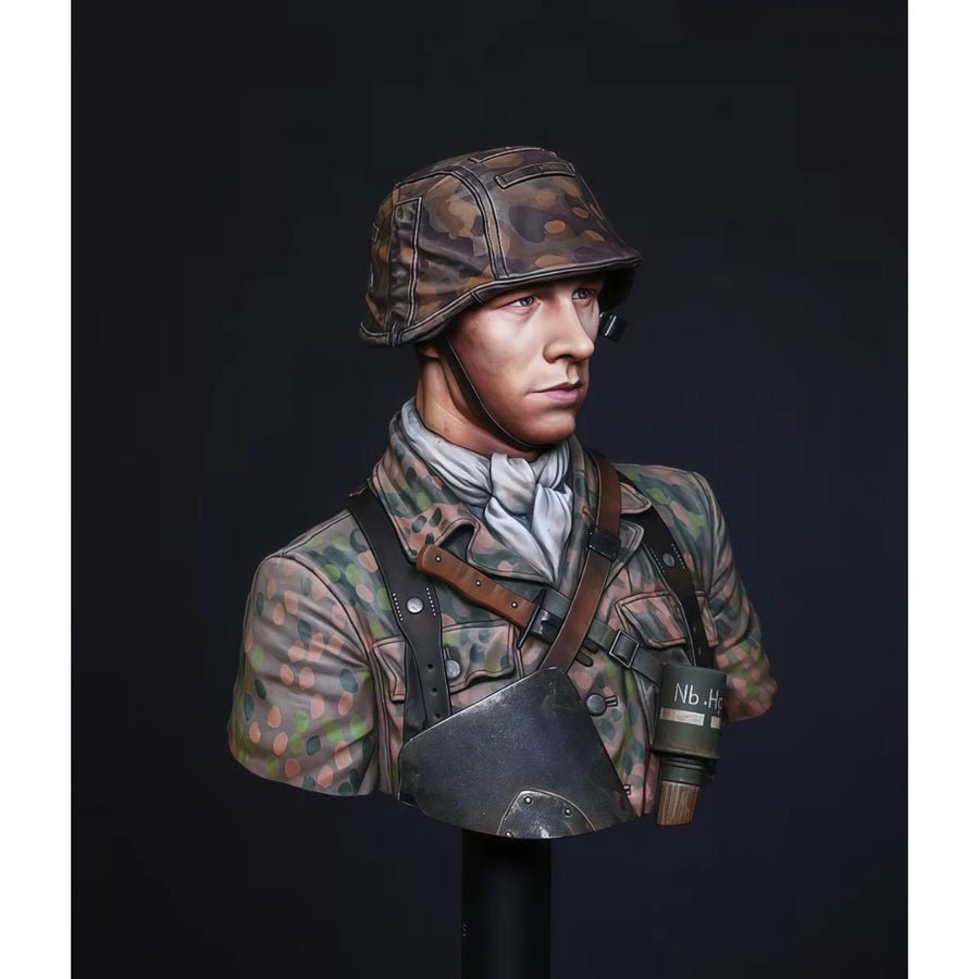 WWII German Waffen-SS Erbsenmuster Camo Infantry Bust 1/10 Resin Kit - resin model view 3