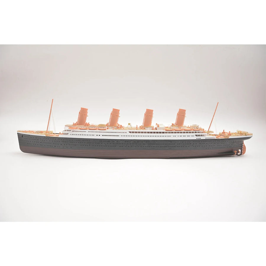 RMS Titanic Ocean Liner 1/400 Scale Resin Model Kit with Upgrade Sets - 1/400 resin model view 2