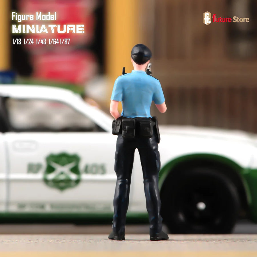 Female Police Officer Duo 1/24 Resin Figure Set - 1/24 resin model view 3