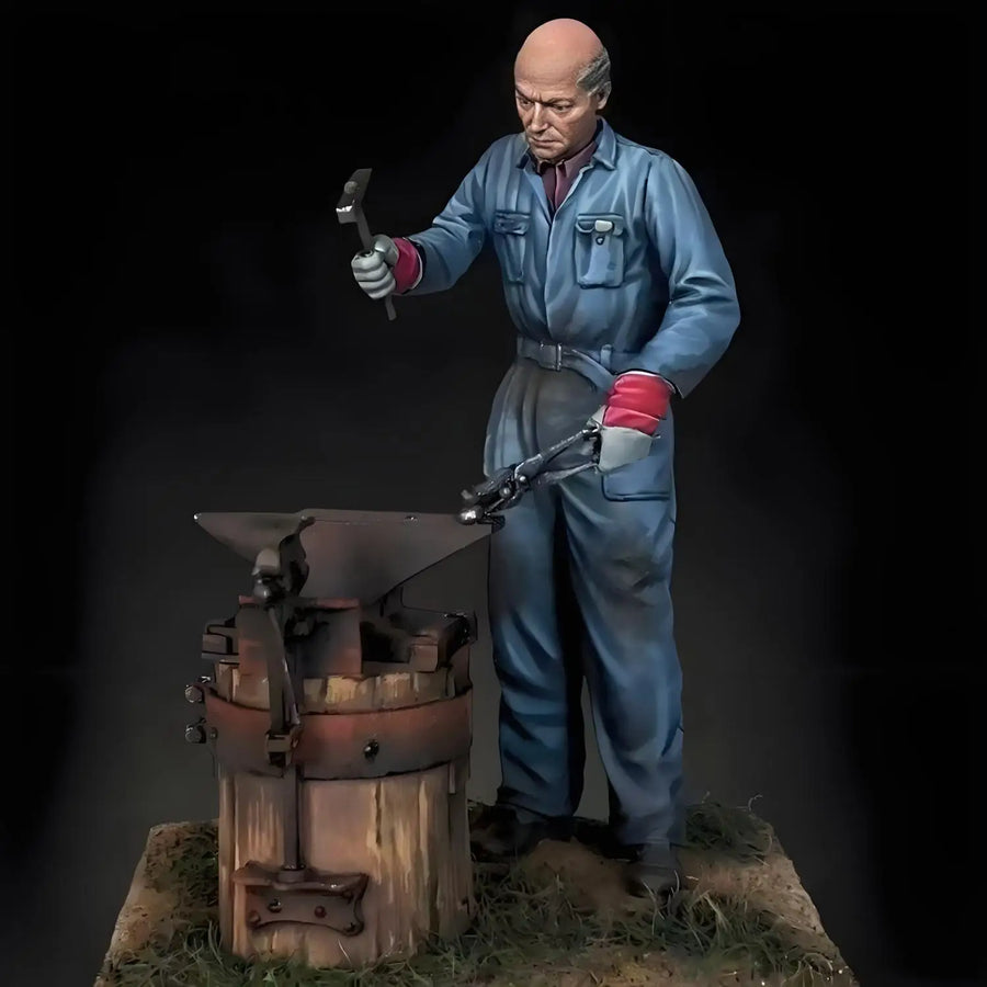WWII German Blacksmith 1/35 Resin Figure Kit - 1/35 resin model view 4