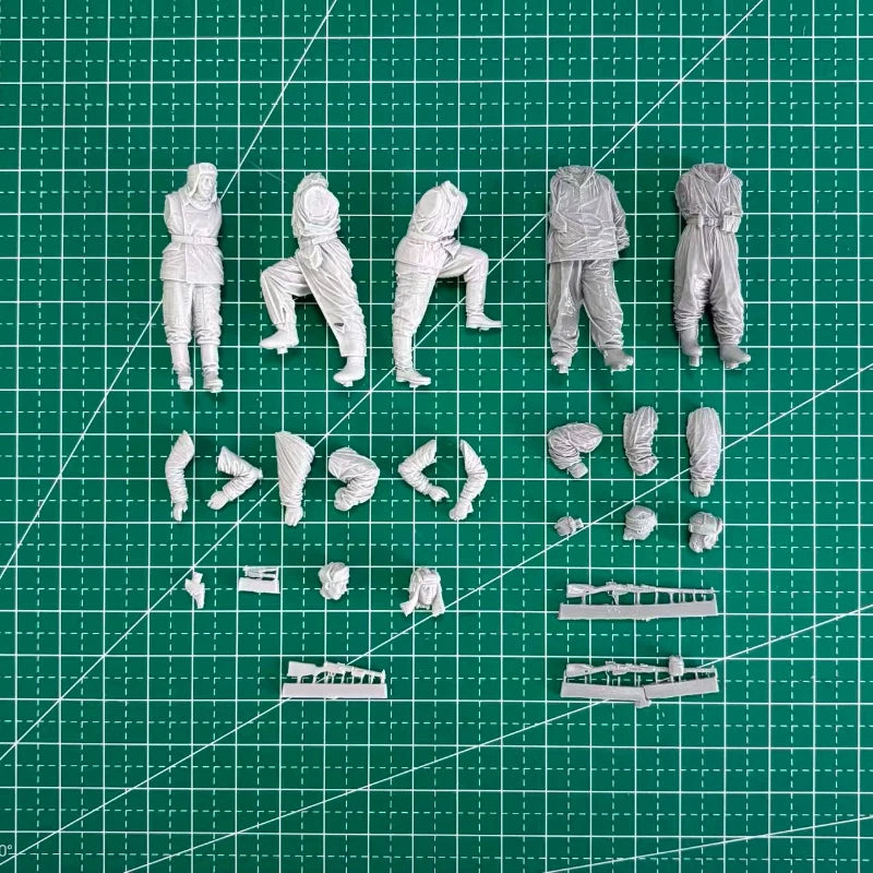 WWII Soviet Tank Crew And Scouts 5-Figure Set 1/35 Resin Diorama - 1/35 resin model view 3