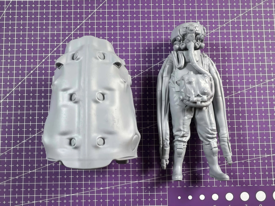 Sci-Fi Female Soldier in Powered Exoskeleton Armor 1/16 Resin Figure Kit - resin model view 3