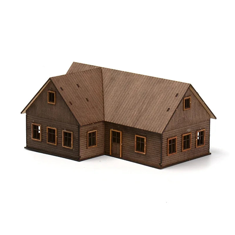 Eastern Europe Wooden House 1:72 Resin Terrain Building Kit - 1/72 resin model view 2