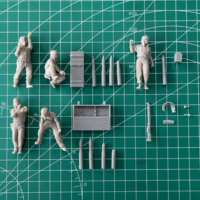 NVA Tank Crew 5-Figure Set 1/35 Resin Model Kit - 1/35 resin model view 2